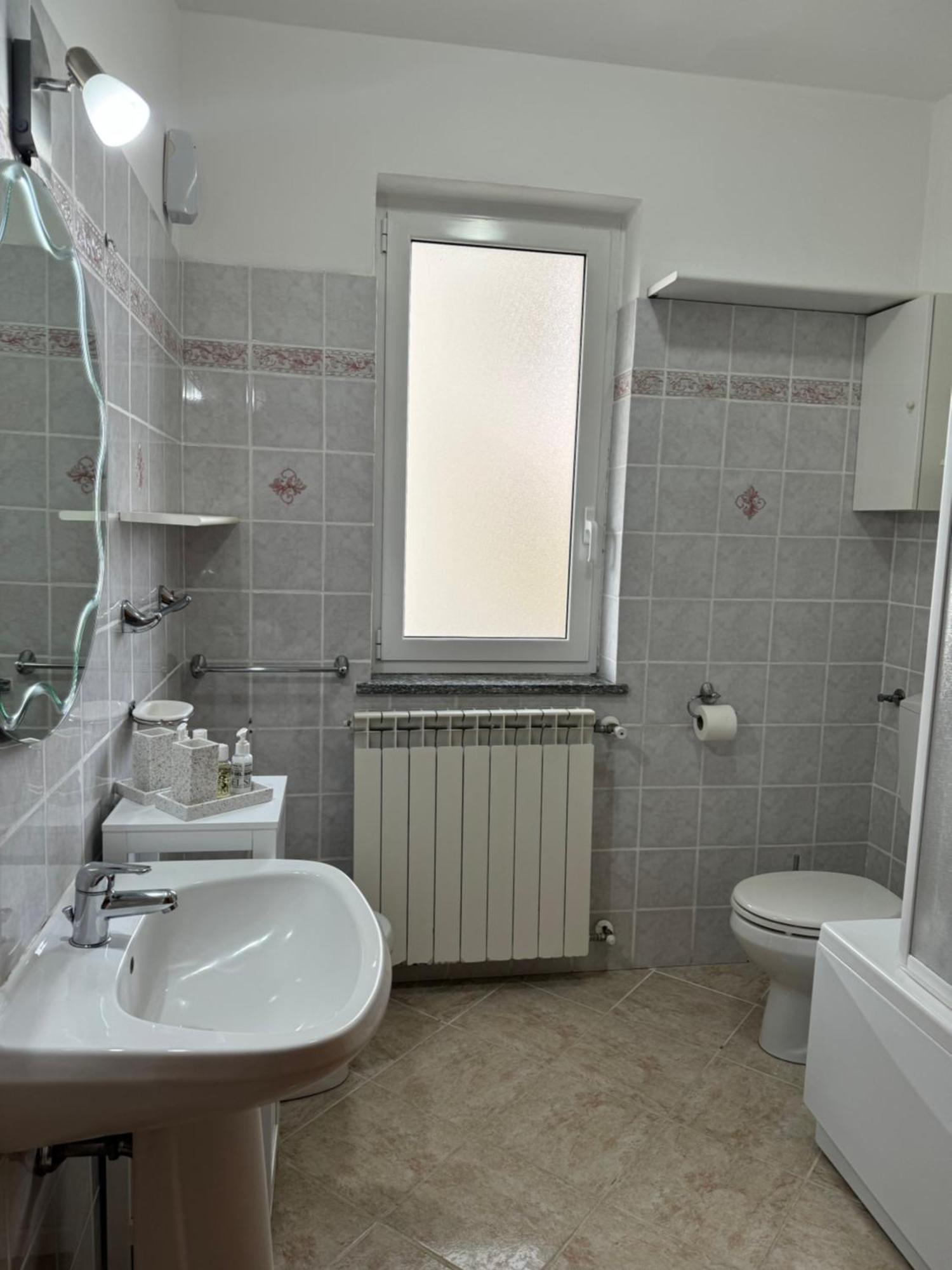 Serravalle Shop&Stay Serravalle Scrivia Eksteriør billede