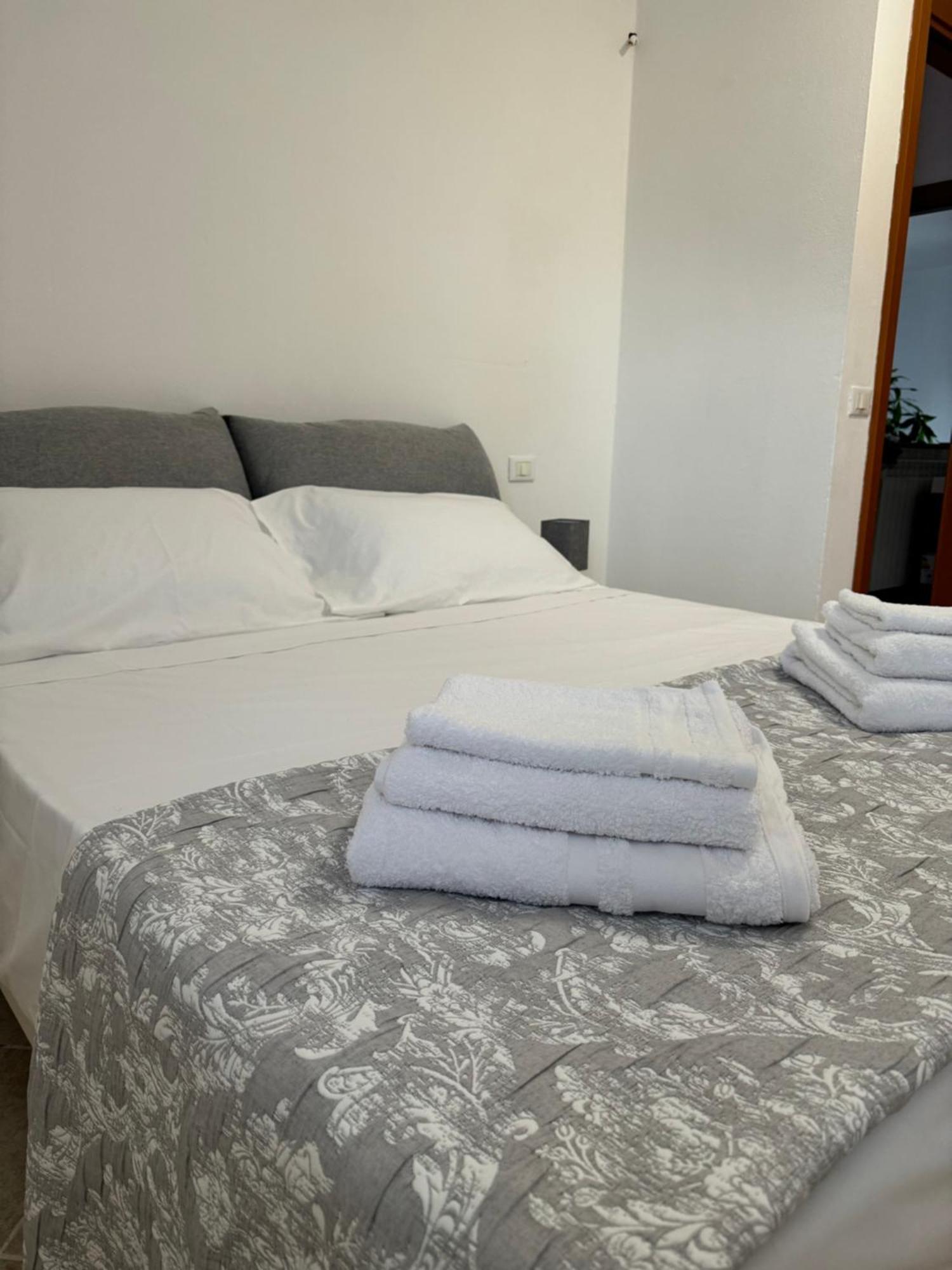 Serravalle Shop&Stay Serravalle Scrivia Eksteriør billede
