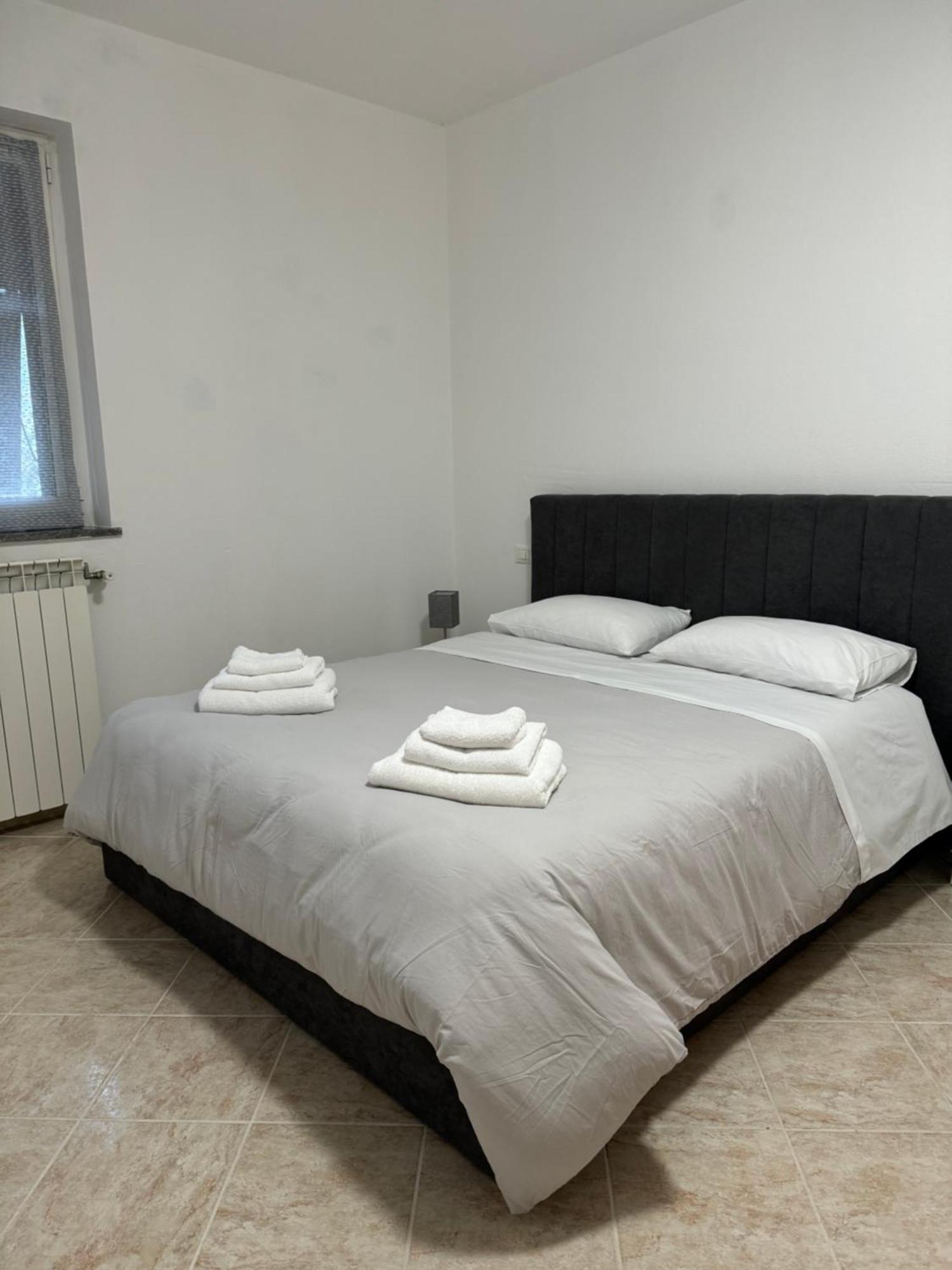 Serravalle Shop&Stay Serravalle Scrivia Eksteriør billede