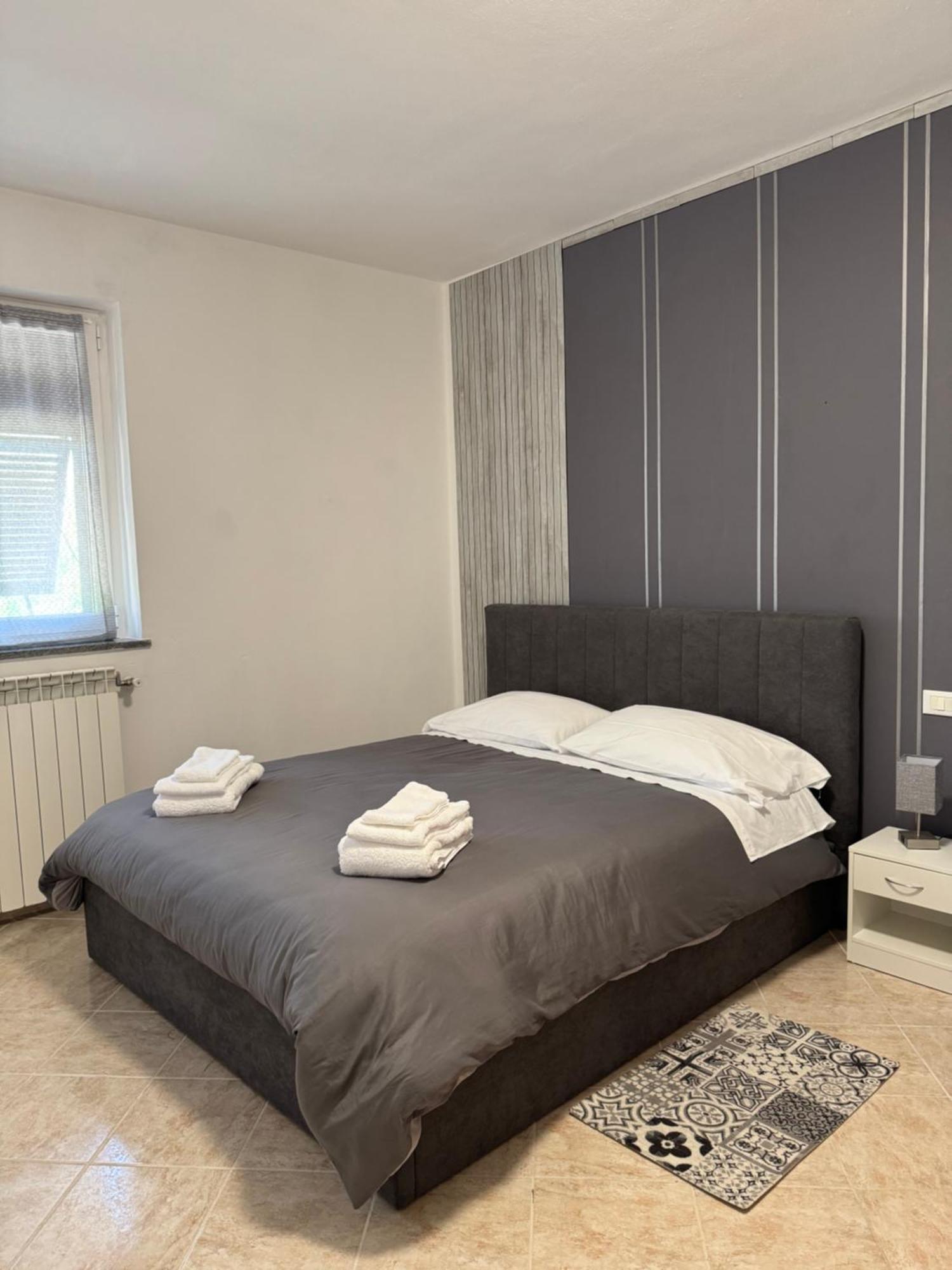 Serravalle Shop&Stay Serravalle Scrivia Eksteriør billede